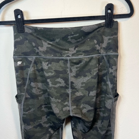 Fabletics Womens On-The-Go Powerhold High Waist Leggings Charcoal Camo Sz Medium - Picture 11 of 14